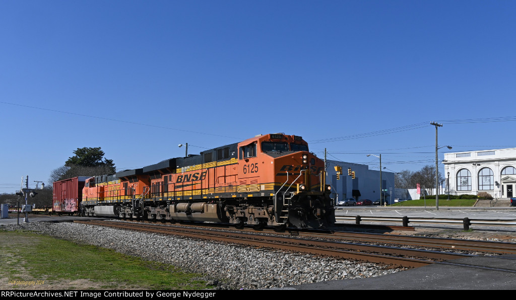 BNSF 6125